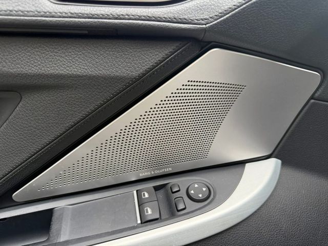 2012  BMW 650i 庫貝/LED頭燈/B&O音響 /天窗/改裝排氣管中尾段/安卓機/免鑰匙/抬顯  第4張相片