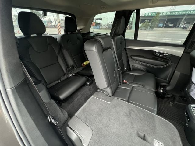 2020 XC90 B5/油電車/LED頭燈/免鑰匙/HK音響/後座出風口/電動座椅/旅行式/電尾門  第14張相片