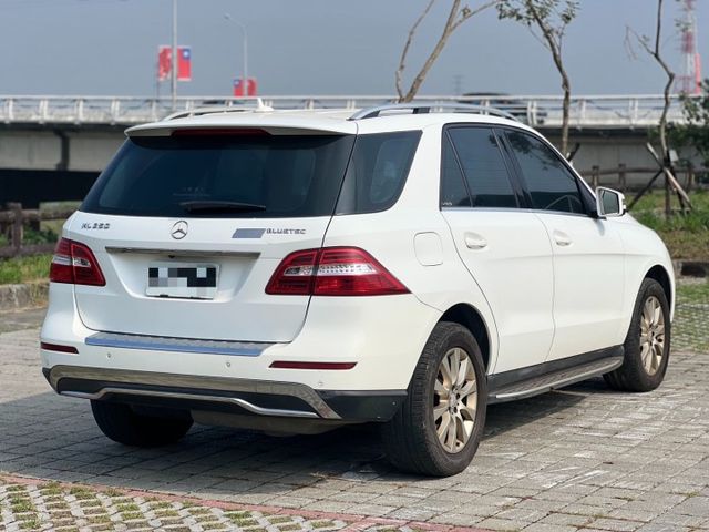 2014 BENZ ML250D/柴油/廂式/倒車顯影/天窗/電尾門/電動座椅/好入手的進口休旅車  第2張相片