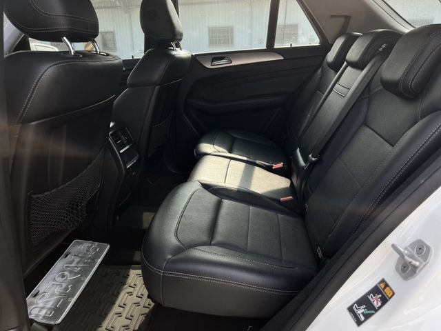 2014 BENZ ML250D/柴油/廂式/倒車顯影/天窗/電尾門/電動座椅/好入手的進口休旅車  第7張相片