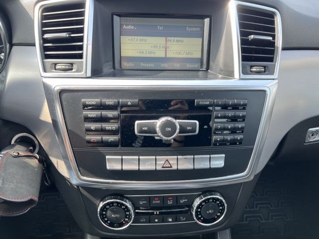 2014 BENZ ML250D/柴油/廂式/倒車顯影/天窗/電尾門/電動座椅/好入手的進口休旅車  第9張相片