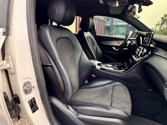 2017 GLC250 AMG庫貝/原版件/LED頭燈/免鑰匙/倒車顯影/360環景/電尾門/天窗  第6張相片