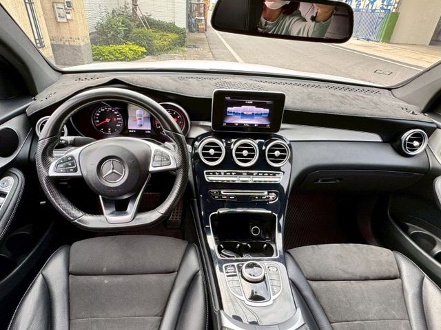 2017 GLC250 AMG庫貝/原版件/LED頭燈/免鑰匙/倒車顯影/360環景/電尾門/天窗  第19張相片