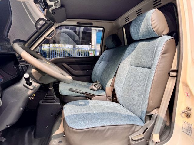 2013 中華 DELICA/汽油/篷式/昇降機/ 實用耐操/工作好幫手  第4張相片