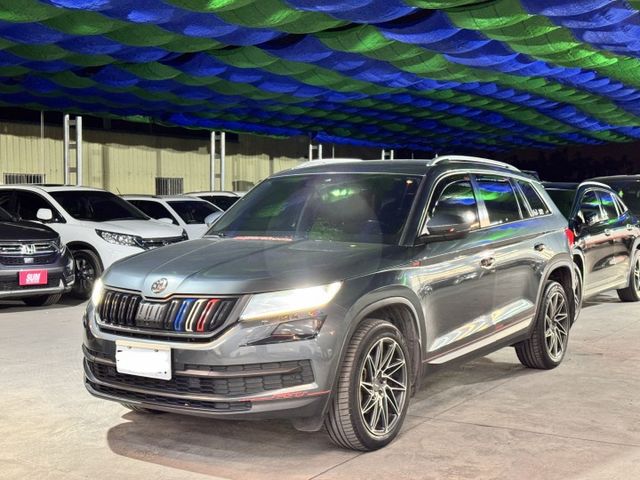 2020 SKODA KODIAQ/原版件/LED頭燈/七人座/電動座椅/電尾門/倒車顯影/360環景/摸門  第1張相片