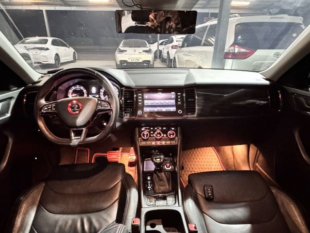 2020 SKODA KODIAQ/原版件/LED頭燈/七人座/電動座椅/電尾門/倒車顯影/360環景/摸門  第10張相片