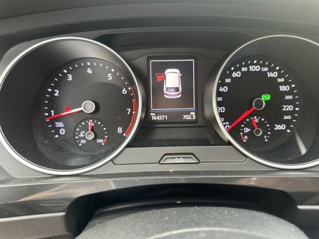 原版件/LED頭燈/電尾門/駕駛座電動座椅/盲點/摸門/免鑰匙/後座出風口/倒車顯影/360環景  第4張相片