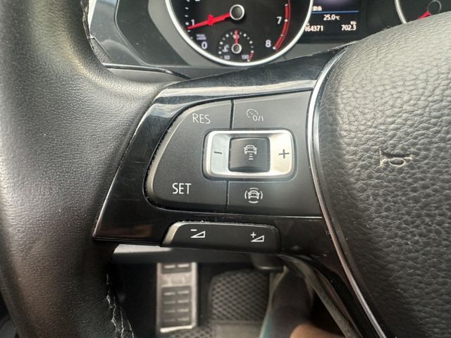 原版件/LED頭燈/電尾門/駕駛座電動座椅/盲點/摸門/免鑰匙/後座出風口/倒車顯影/360環景  第17張相片