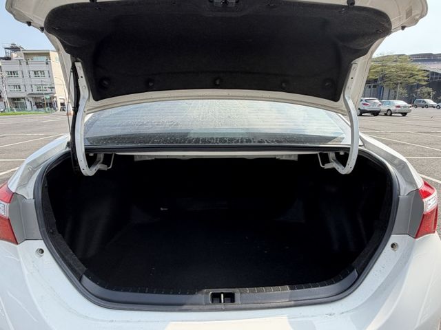 2014 TOYOTA ALTIS Z版/LED頭燈/免鑰匙/摸門/安卓機/倒車顯影/定速/恆溫空調  第8張相片