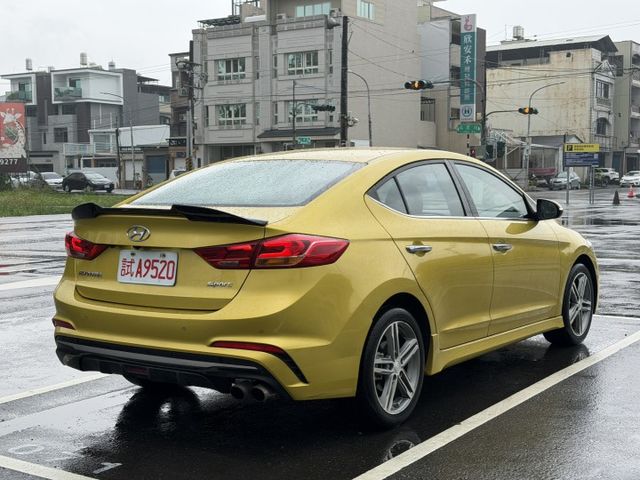 SPORT版/盲點/免鑰匙/駕駛座電動座椅/倒車顯影/摸門/換檔撥片/循跡防滑/雙區恆溫  第2張相片