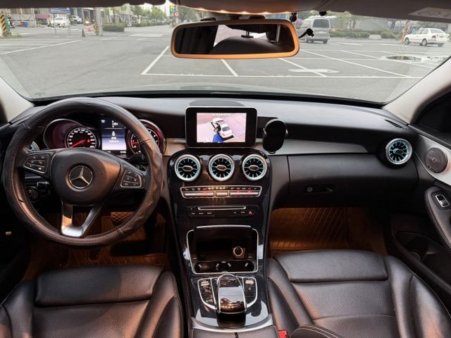 原版件/LED頭燈/倒車顯影/360環景/免鑰匙啟動/電動座椅/渦輪出風口/雙區恆溫/定速  第6張相片