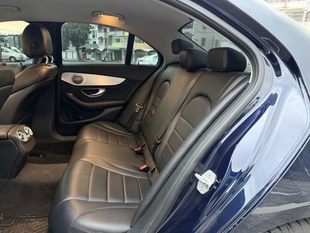 原版件/LED頭燈/倒車顯影/360環景/免鑰匙啟動/電動座椅/渦輪出風口/雙區恆溫/定速  第7張相片