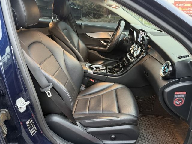 原版件/LED頭燈/倒車顯影/360環景/免鑰匙啟動/電動座椅/渦輪出風口/雙區恆溫/定速  第9張相片