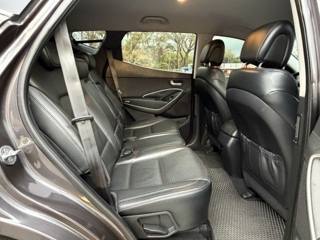 原版件/倒車顯影/駕駛座電動座椅/定速/循跡防滑/便宜寬敞休旅車  第6張相片