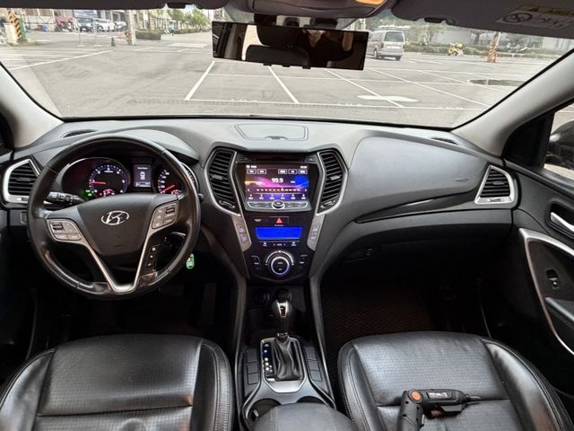 原版件/倒車顯影/駕駛座電動座椅/定速/循跡防滑/便宜寬敞休旅車  第9張相片