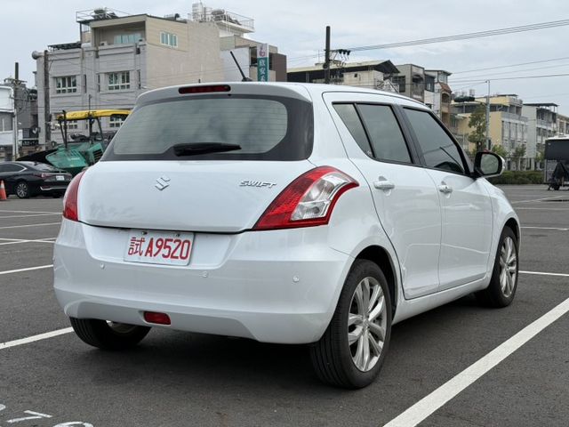 2014 SUZUKI SWIFT/倒車顯影/免鑰匙啟動/恆溫空調/摸門/定速/恆溫空調  第2張相片