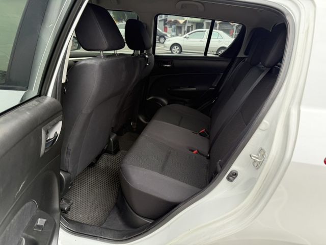 2014 SUZUKI SWIFT/倒車顯影/免鑰匙啟動/恆溫空調/摸門/定速/恆溫空調  第6張相片
