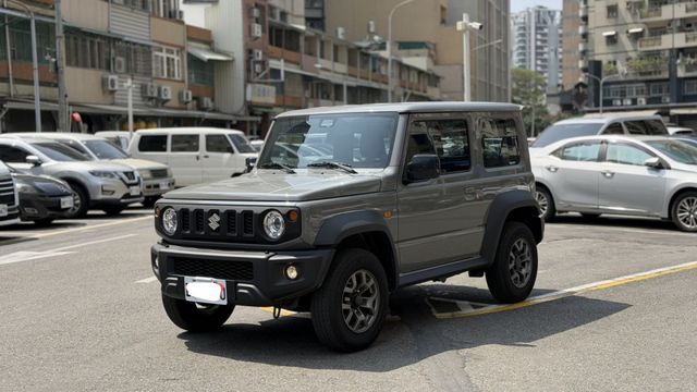 2025 SUZUKI JIMNY/LED頭燈 /倒車顯影/防碰撞/車道偏離/定速  第1張相片