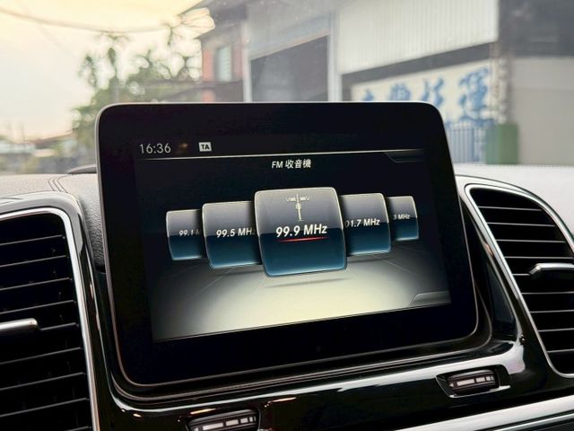 LED頭燈/V8引擎/HK音響/全景天窗/360環景/盲點/免鑰匙/記憶電動座椅/電尾門/雙魚眼頭燈  第16張相片