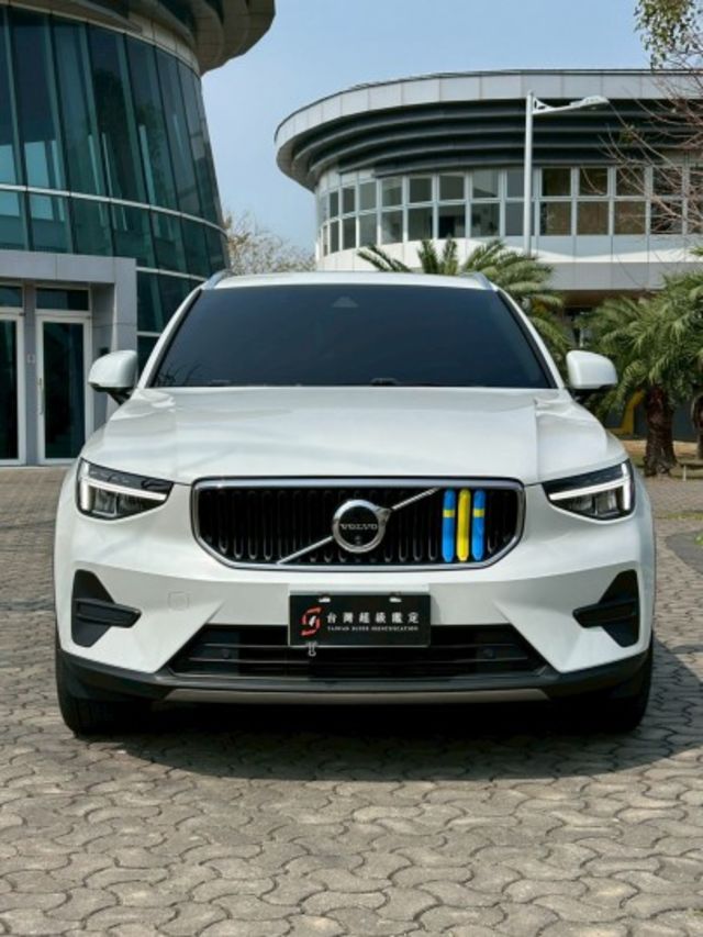 LED頭燈/後座出風口/免鑰匙/倒車顯影/360環景/電子手煞車/電動座椅/電尾門/雙區恆溫  第2張相片