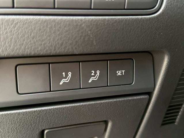 LED頭燈/免鑰匙/駕駛座電動記憶座椅/電子手煞車/盲點/摸門/BOSE音響/抬顯/換檔撥片/雙區恆溫  第19張相片