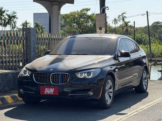 免鑰匙/HID頭燈/摸門/倒車顯影/雙區恆溫/全景天窗/電子手煞車/循跡防滑/電尾門/電動座椅  第1張相片