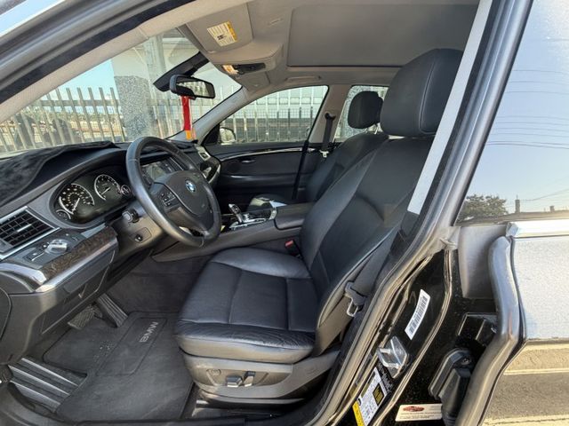 免鑰匙/HID頭燈/摸門/倒車顯影/雙區恆溫/全景天窗/電子手煞車/循跡防滑/電尾門/電動座椅  第5張相片