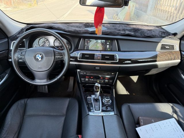 免鑰匙/HID頭燈/摸門/倒車顯影/雙區恆溫/全景天窗/電子手煞車/循跡防滑/電尾門/電動座椅  第7張相片