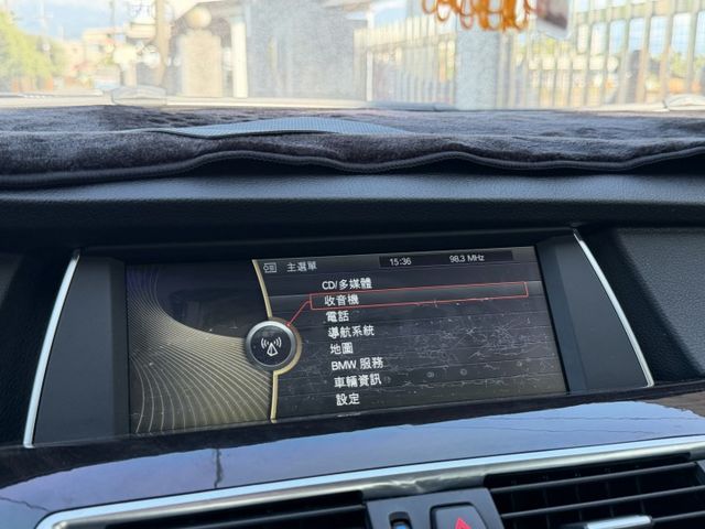 免鑰匙/HID頭燈/摸門/倒車顯影/雙區恆溫/全景天窗/電子手煞車/循跡防滑/電尾門/電動座椅  第13張相片