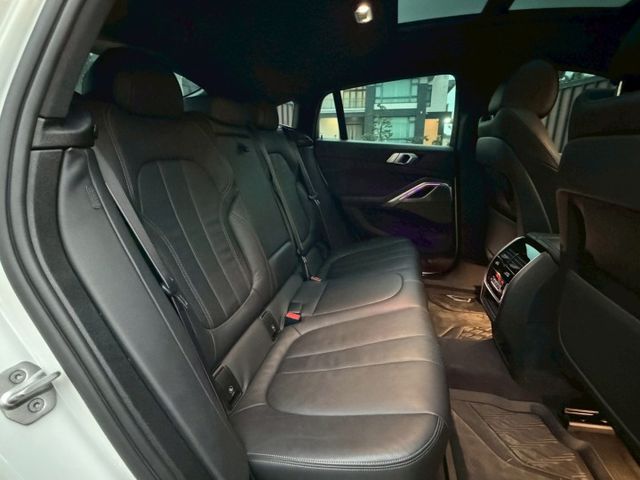 LED頭燈/總代理/5AU跟車/抬顯/H/K音響/360環景/免鑰匙/摸門/盲點/電尾門/車道偏移/CARPLAY  第7張相片