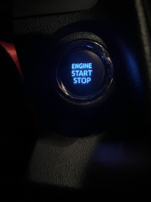 免鑰匙/定速/倒車顯影/安卓機/電動座椅/摸門/HID頭燈/雙區恆溫/駕駛座電動座椅  第4張相片