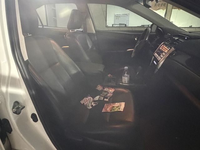 免鑰匙/定速/倒車顯影/安卓機/電動座椅/摸門/HID頭燈/雙區恆溫/駕駛座電動座椅  第8張相片