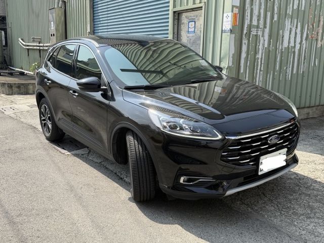 LED頭燈/後座出風口/電子手煞車/摸門/免鑰匙/倒車顯影/定速/跟車/盲點/電動座椅/雙區恆溫  第1張相片