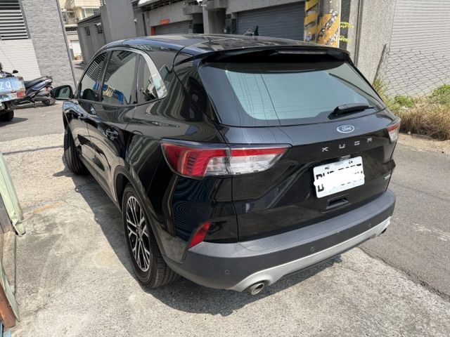 LED頭燈/後座出風口/電子手煞車/摸門/免鑰匙/倒車顯影/定速/跟車/盲點/電動座椅/雙區恆溫  第2張相片