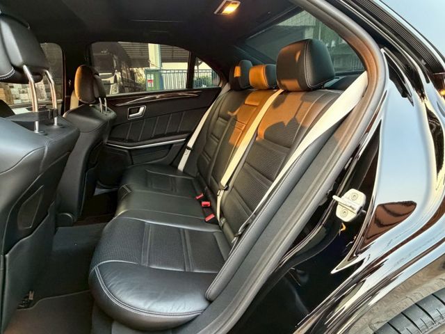 LED頭燈/盲點/摸門/電尾門/三組電動記憶座椅/免鑰匙/倒車顯影/360環景/全景天窗/雙區恆溫/hk音響  第8張相片