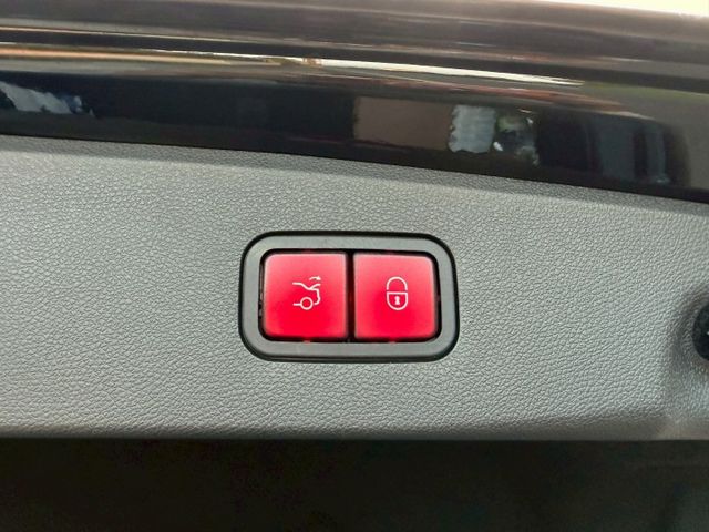 LED頭燈/盲點/摸門/電尾門/三組電動記憶座椅/免鑰匙/倒車顯影/360環景/全景天窗/雙區恆溫/hk音響  第11張相片