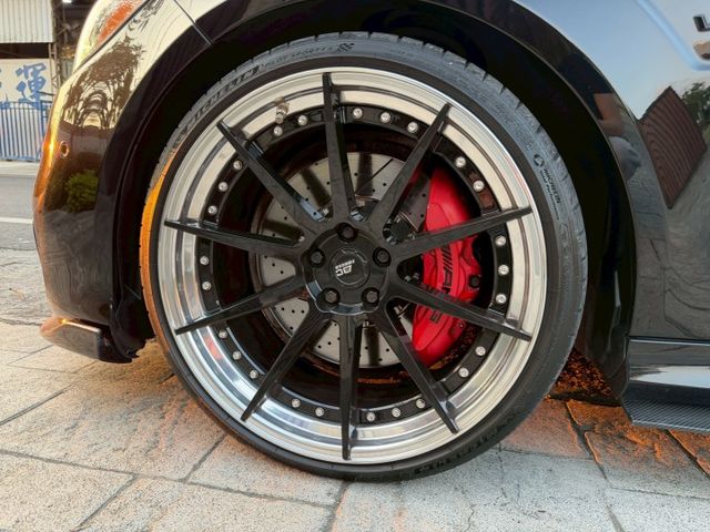 LED頭燈/盲點/摸門/電尾門/三組電動記憶座椅/免鑰匙/倒車顯影/360環景/全景天窗/雙區恆溫/hk音響  第12張相片