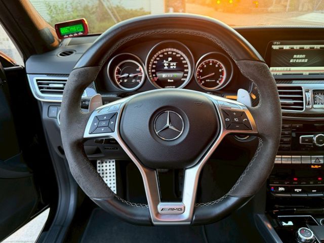 LED頭燈/盲點/摸門/電尾門/三組電動記憶座椅/免鑰匙/倒車顯影/360環景/全景天窗/雙區恆溫/hk音響  第15張相片