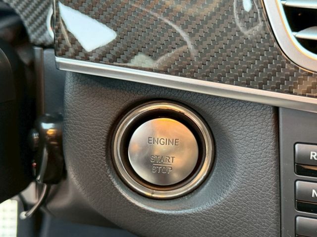 LED頭燈/盲點/摸門/電尾門/三組電動記憶座椅/免鑰匙/倒車顯影/360環景/全景天窗/雙區恆溫/hk音響  第16張相片