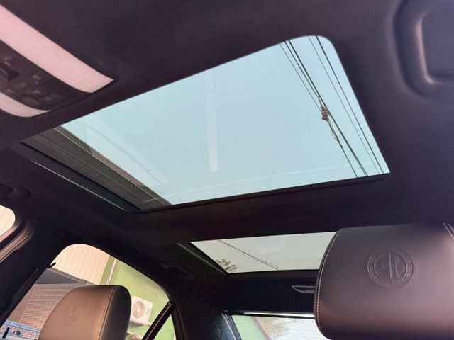 LED頭燈/盲點/摸門/電尾門/三組電動記憶座椅/免鑰匙/倒車顯影/360環景/全景天窗/雙區恆溫/hk音響  第19張相片