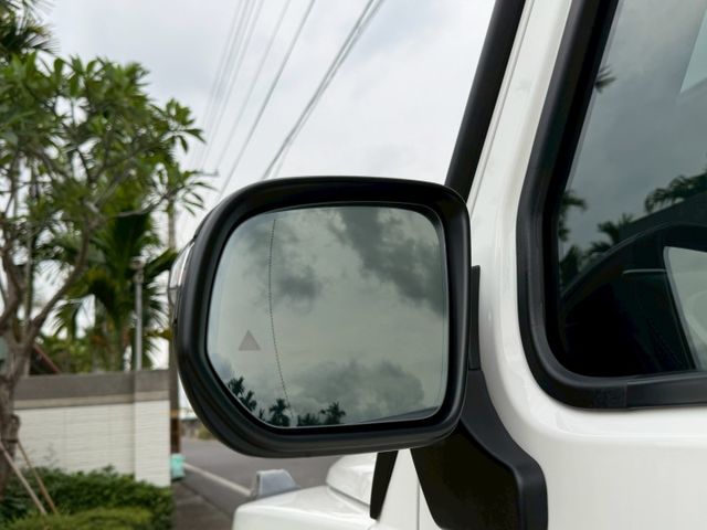 LED頭燈/盲點/免鑰匙/後座出風口/大柏林/通風座椅/雙區恆溫/倒車顯影/天窗  第4張相片