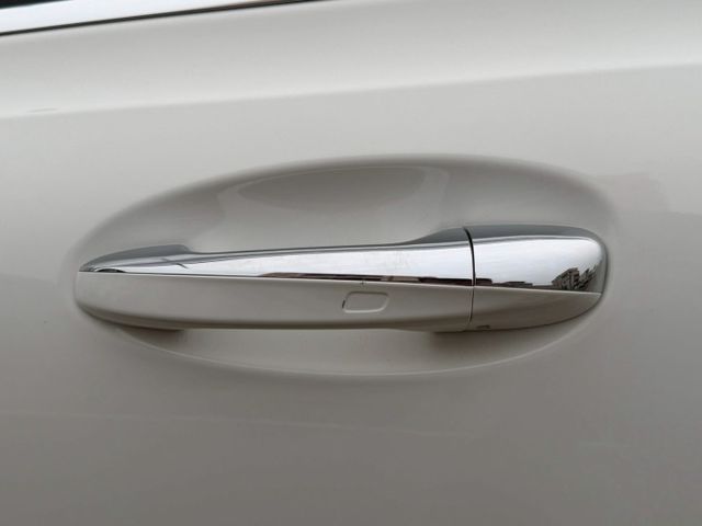 23P跟車 多光束頭燈/全景天窗/360環景/原廠導航/免鑰匙啟動/摸門解鎖/盲點偵測/環倉氣氛燈/麂皮座椅/渦輪出風口  第4張相片