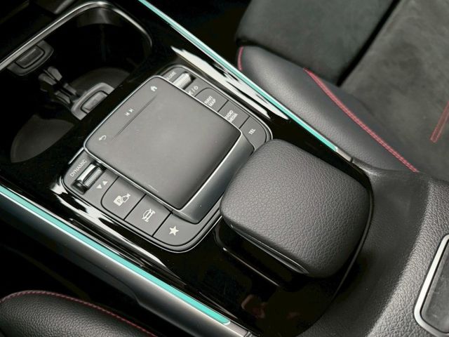 23P跟車 多光束頭燈/全景天窗/360環景/原廠導航/免鑰匙啟動/摸門解鎖/盲點偵測/環倉氣氛燈/麂皮座椅/渦輪出風口  第7張相片