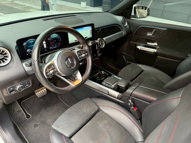 23P跟車 多光束頭燈/全景天窗/360環景/原廠導航/免鑰匙啟動/摸門解鎖/盲點偵測/環倉氣氛燈/麂皮座椅/渦輪出風口  第9張相片