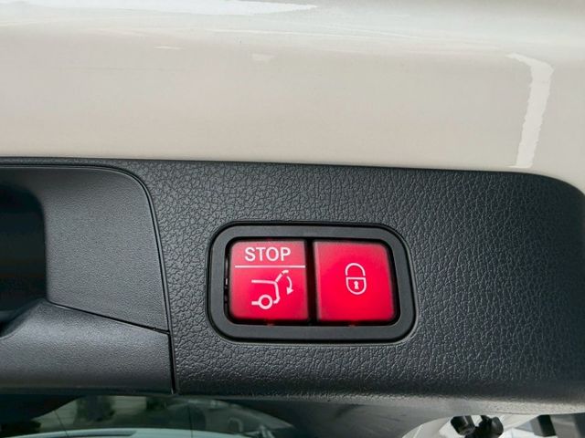 23P跟車 多光束頭燈/全景天窗/360環景/原廠導航/免鑰匙啟動/摸門解鎖/盲點偵測/環倉氣氛燈/麂皮座椅/渦輪出風口  第10張相片