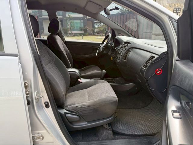2014 TOYOTA INNOVA/廂式/恆溫空調/載人載貨空間都夠  第7張相片