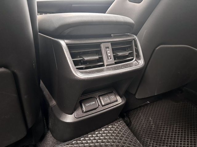 油電/LED頭燈/電動記憶座椅/高級音響/倒車顯影/360環景/天窗/後座出風口/雙區恆溫/免鑰匙/定速/跟車/車道偏離  第9張相片