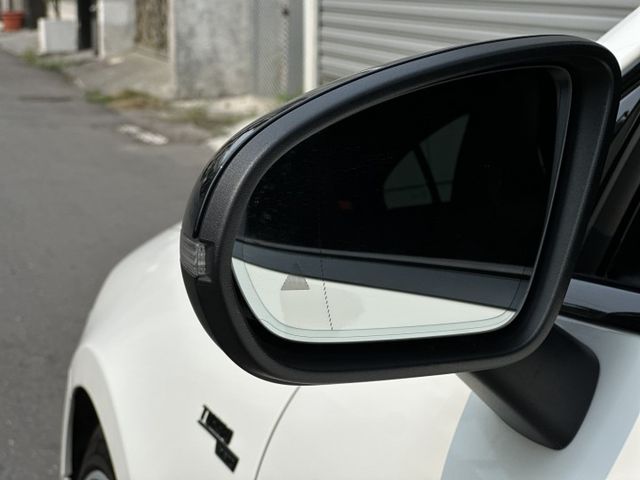 LED頭燈/雙前電動跑車記憶座椅/定速/天窗/盲點/免鑰匙/摸門/360環景/抬顯/23P跟車  第6張相片