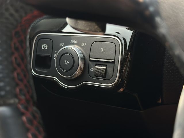 LED頭燈/雙前電動跑車記憶座椅/定速/天窗/盲點/免鑰匙/摸門/360環景/抬顯/23P跟車  第15張相片