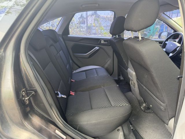 車輛整備中，歡迎預約賞車~  第8張相片